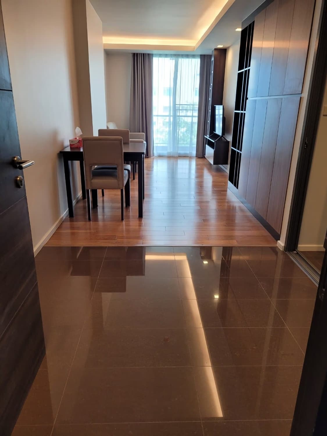 Condo for Rent at Focus Ploenchit - Image 2
