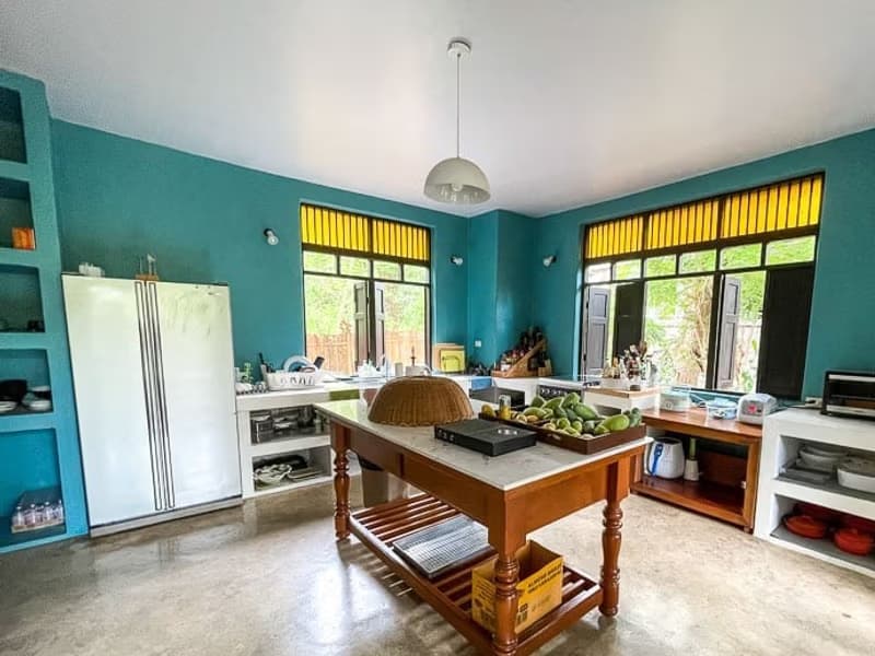 5 Bedroom House