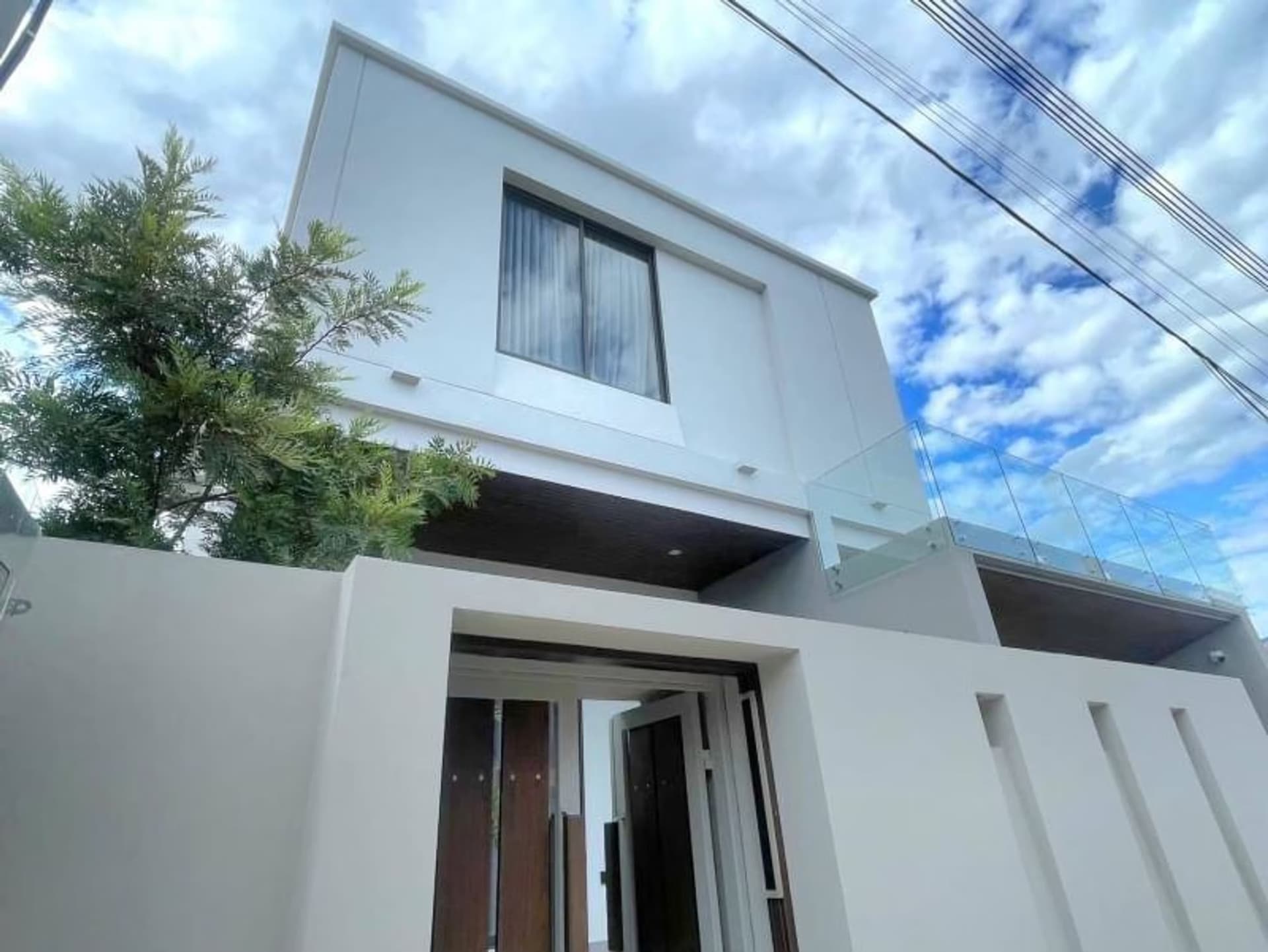 4 Bed House for Rent and Sale in San Kamphaeng District - Image 1
