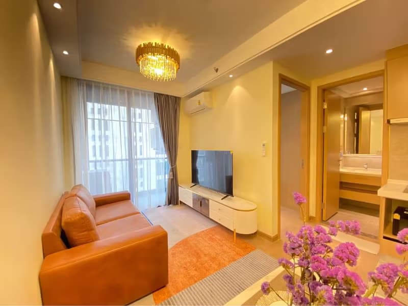  Regal Sathon-Naradhiwas