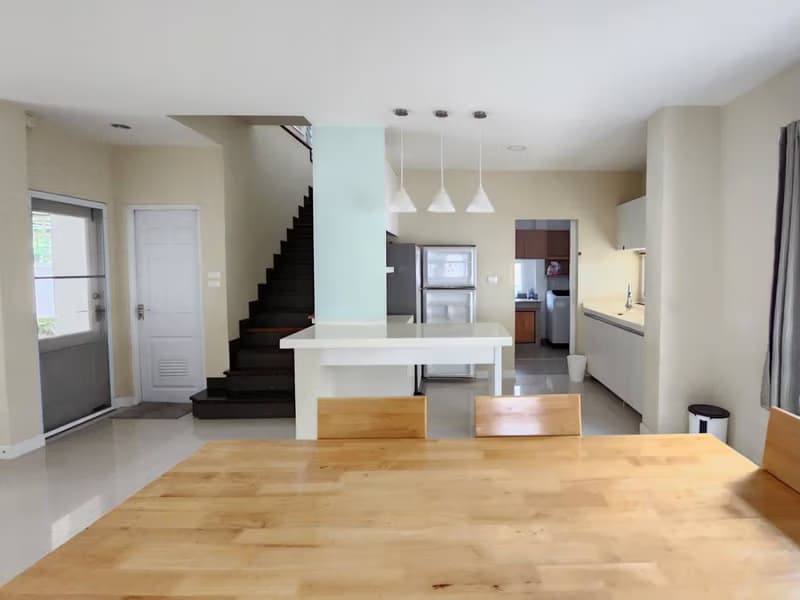 4 Bed House for Rent in Mueang Chiang Mai