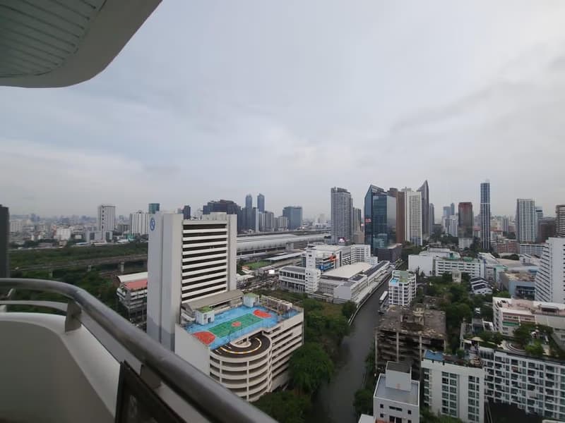 3 Bed Condo for Rent in Watthana