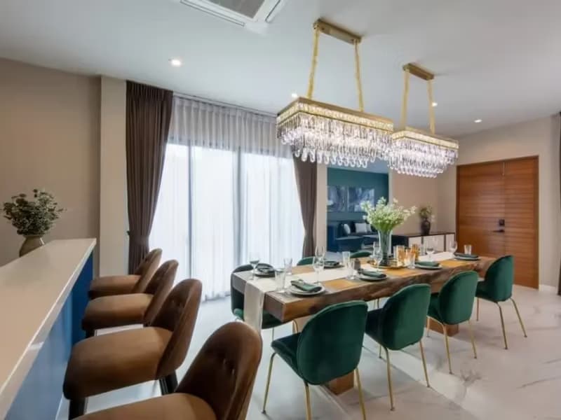5 Bedroom House