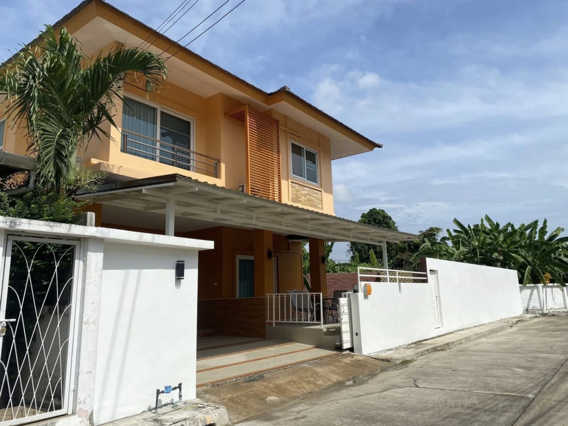 3 Bed House for Rent and Sale in Saraphi - Image 1