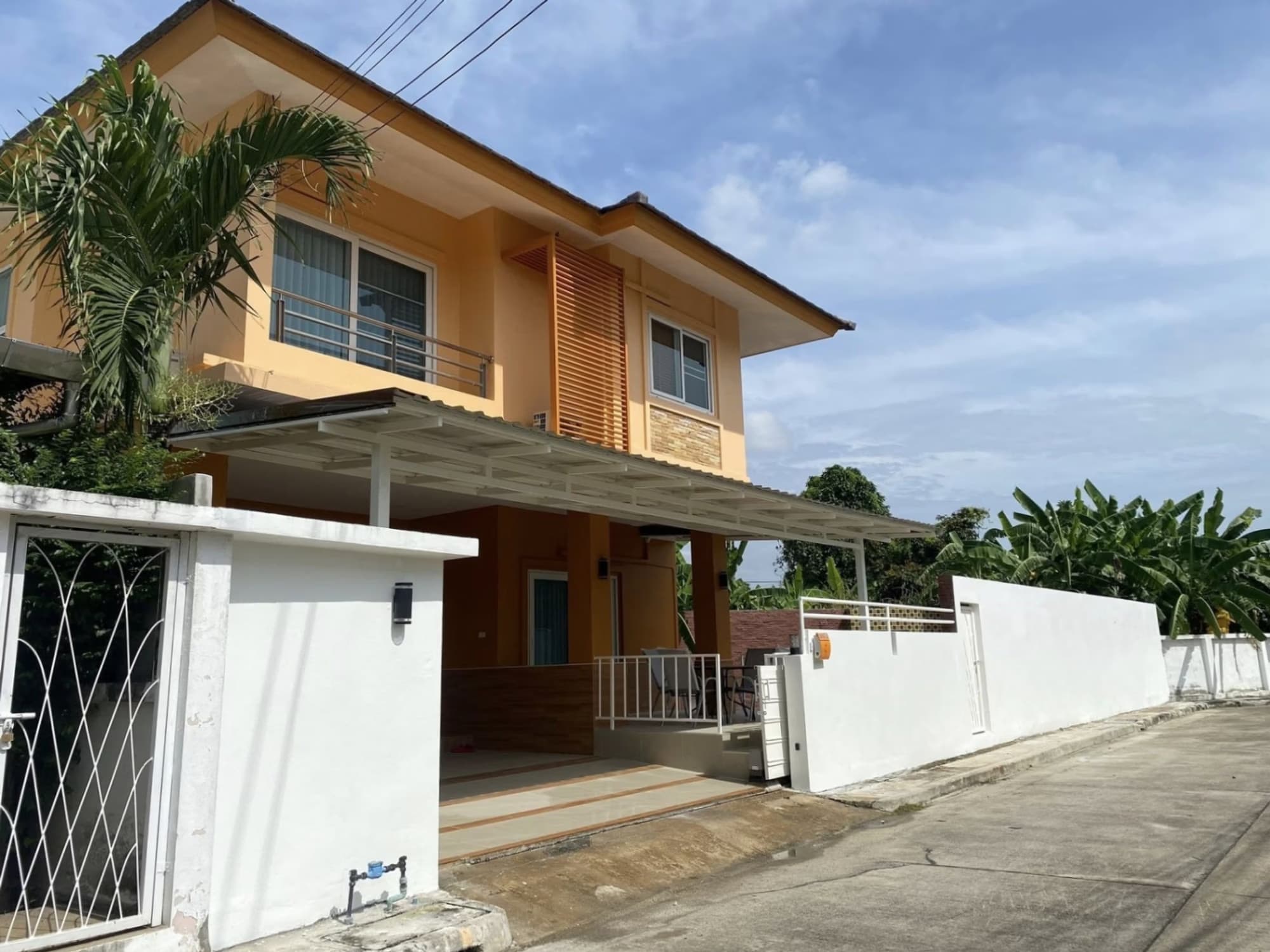 3 Bed House for Rent and Sale in Saraphi - Image 1