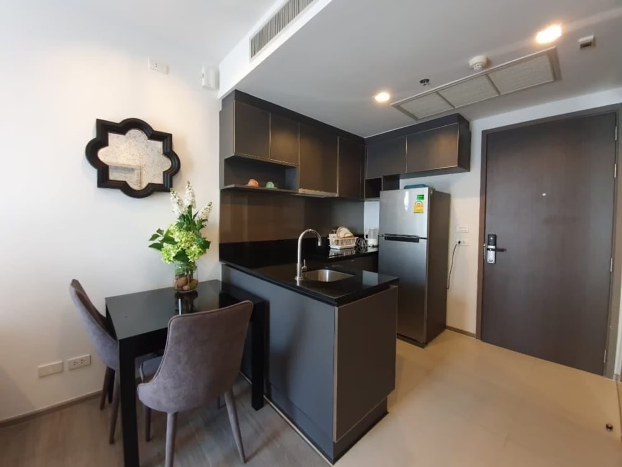 1 Bed Condo for Sale in Khlong San - Image 9