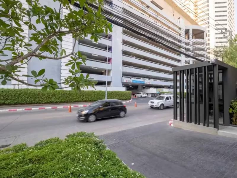 1 Bedroom Condo