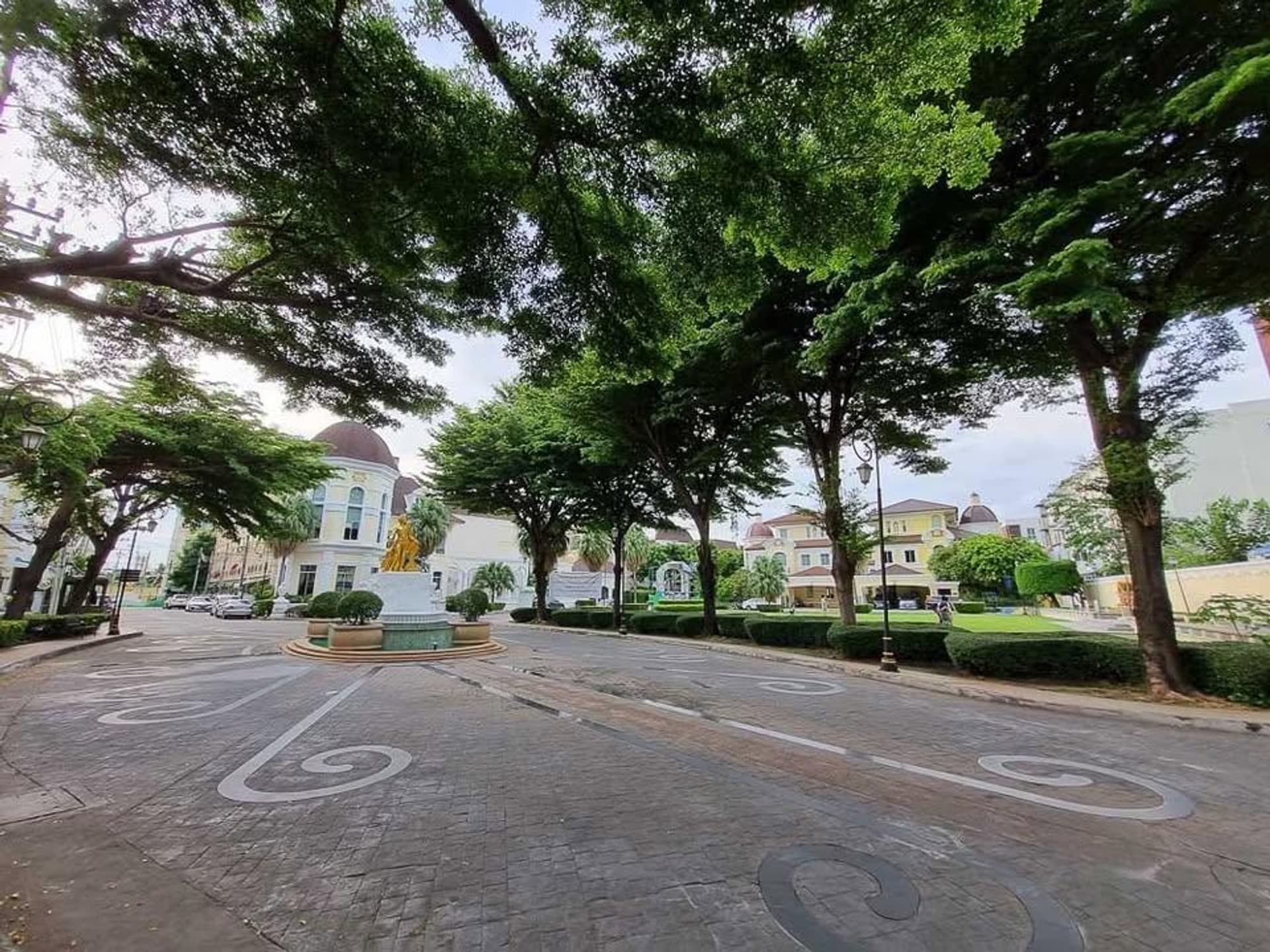 5 Bed Townhouse for Rent in Yan Nawa - Image 8