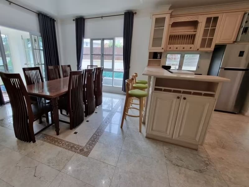 7 Bedroom House