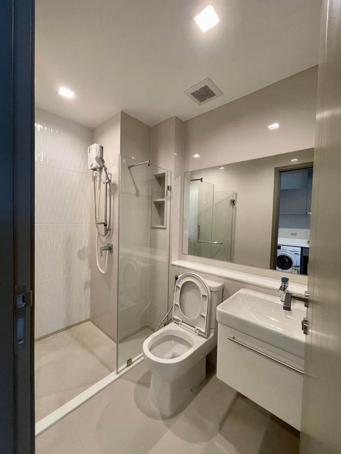 Condo for Rent at Life Asoke Hype - Image 4