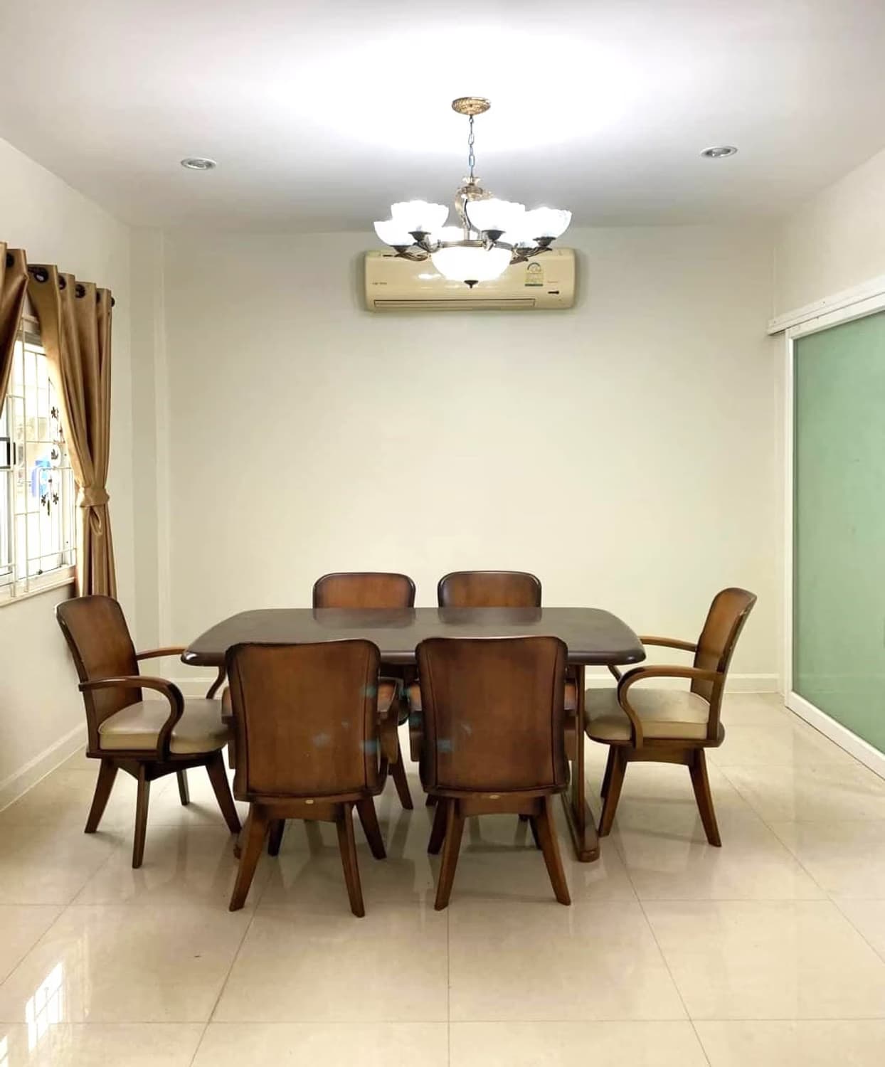3 Bed House for Rent in Saraphi District - Image 2