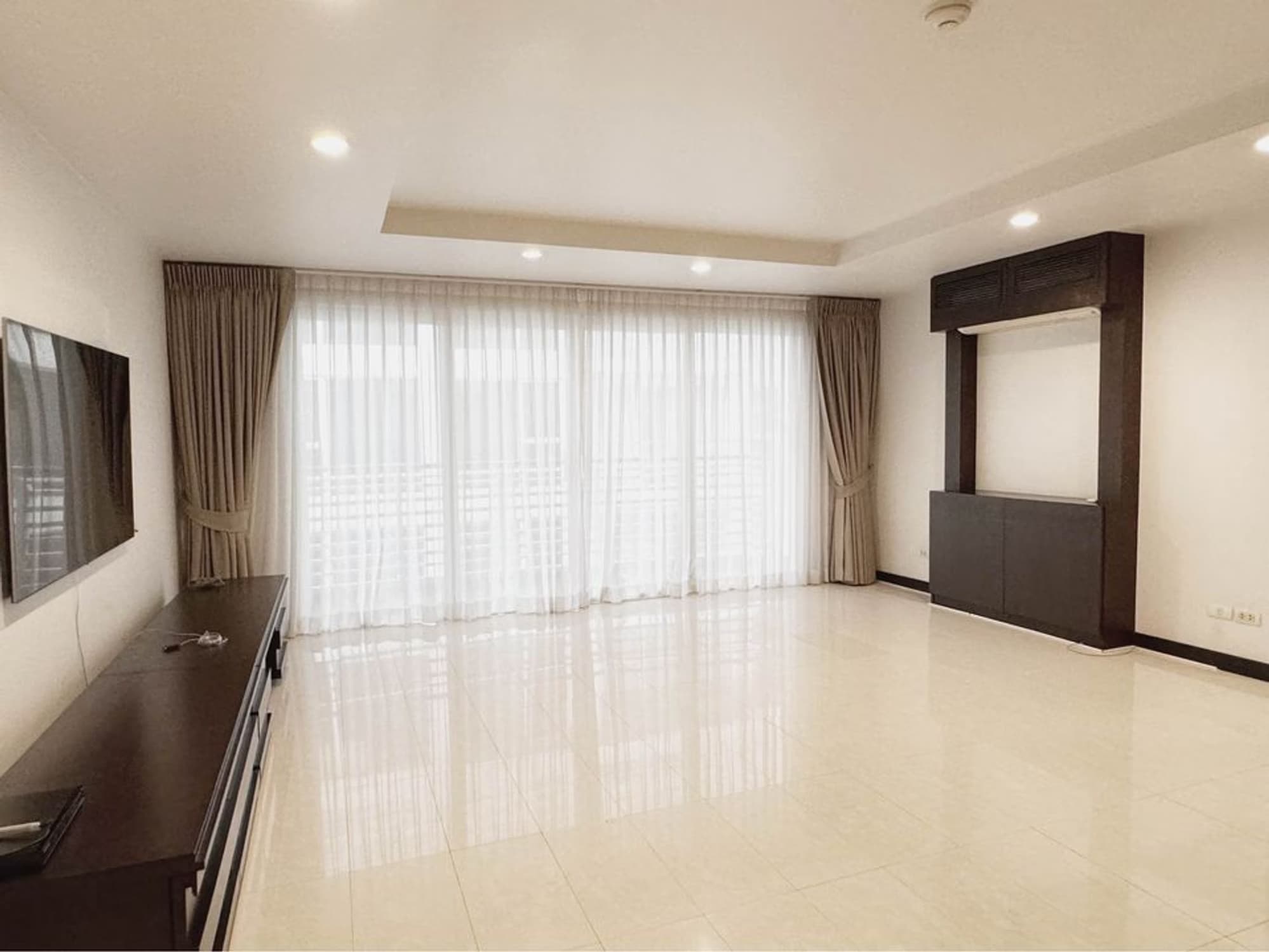 3 Bed Condo for Sale in Watthana - Image 1