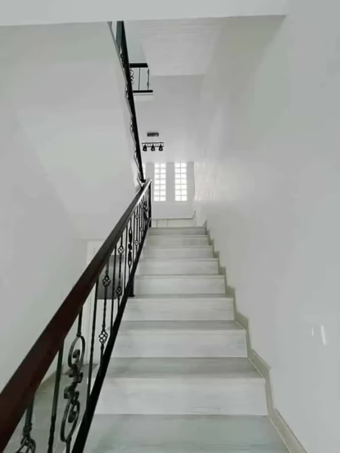 4 Bedroom House - Image 8