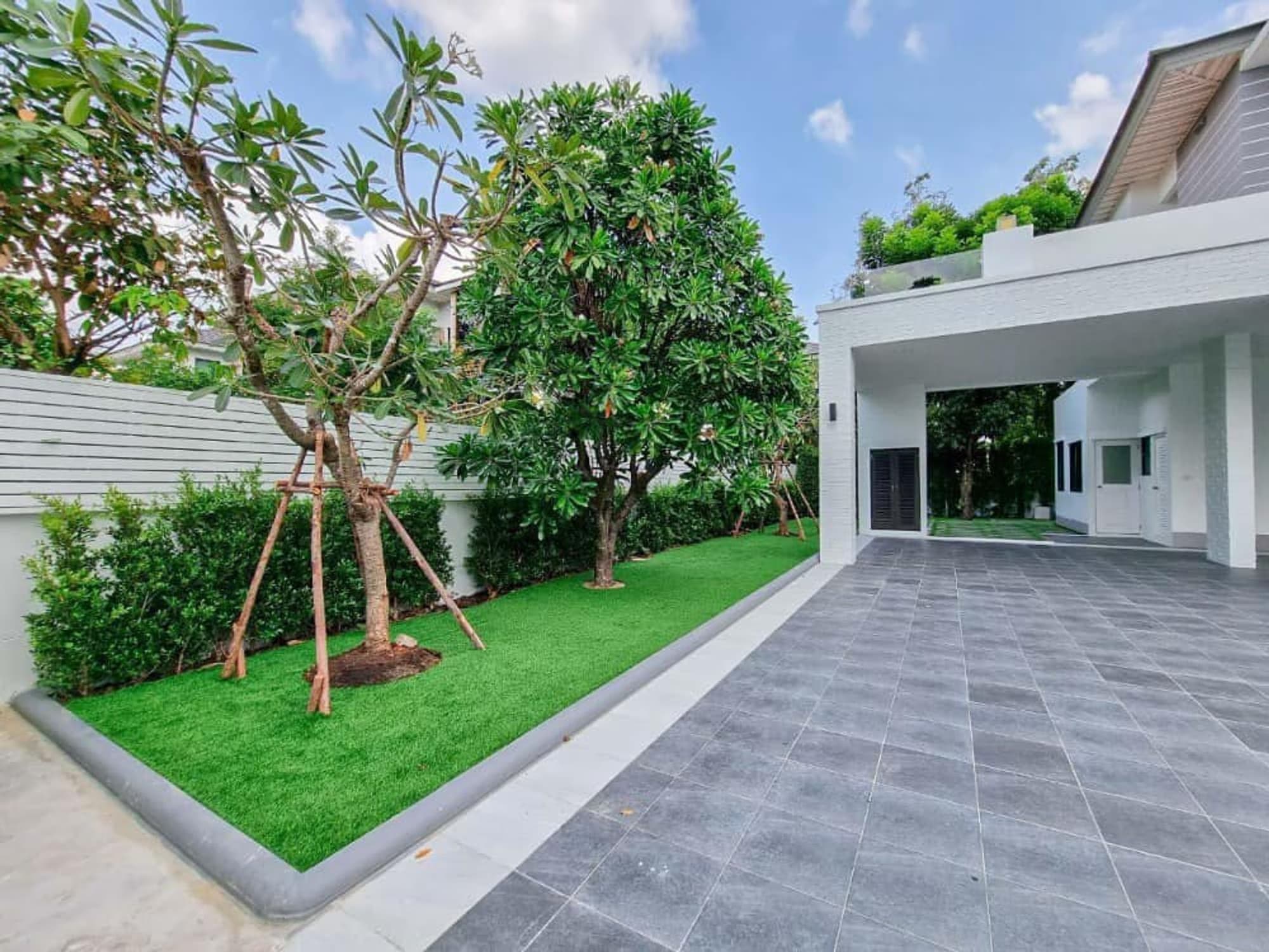 5 Bedroom House - Image 18