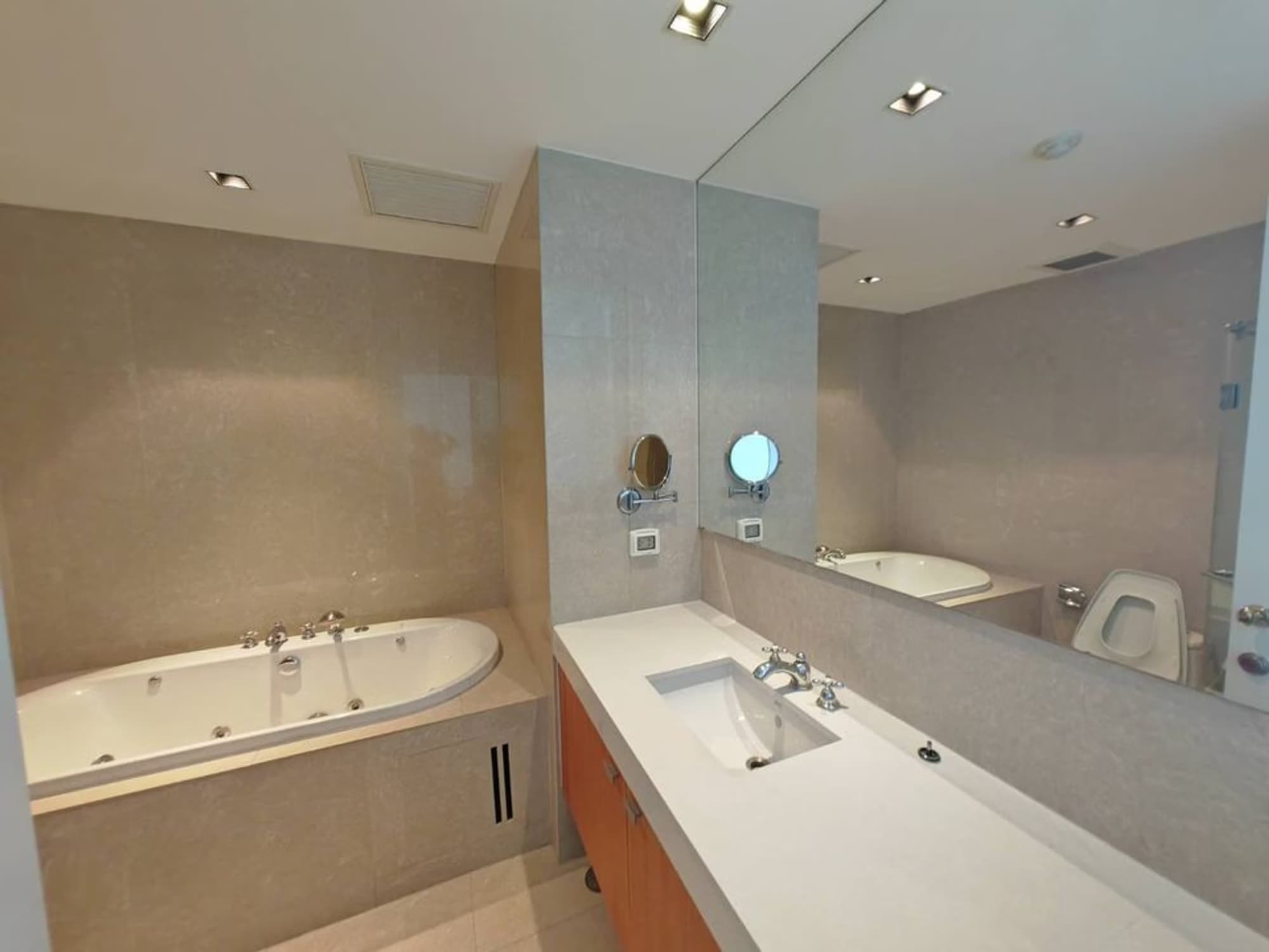 Condo for Sale at Athenee Residence - Image 9