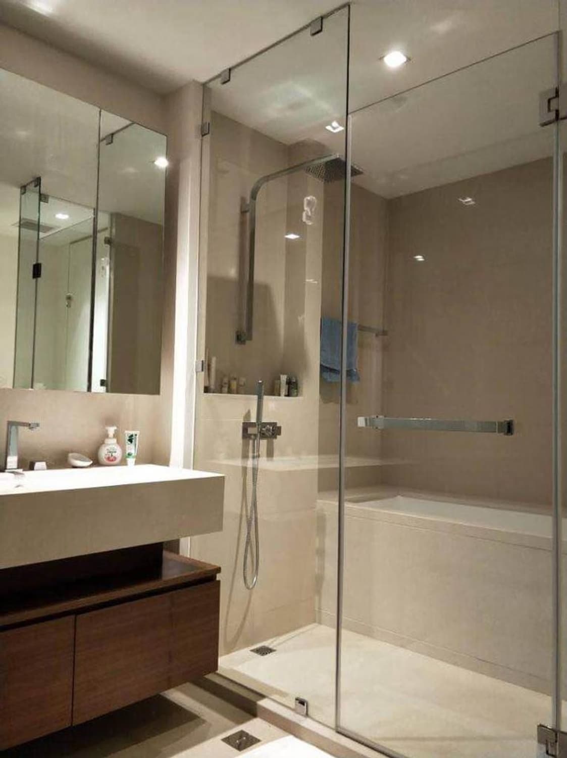 1 Bed Condo for Rent in Khlong San - Image 3