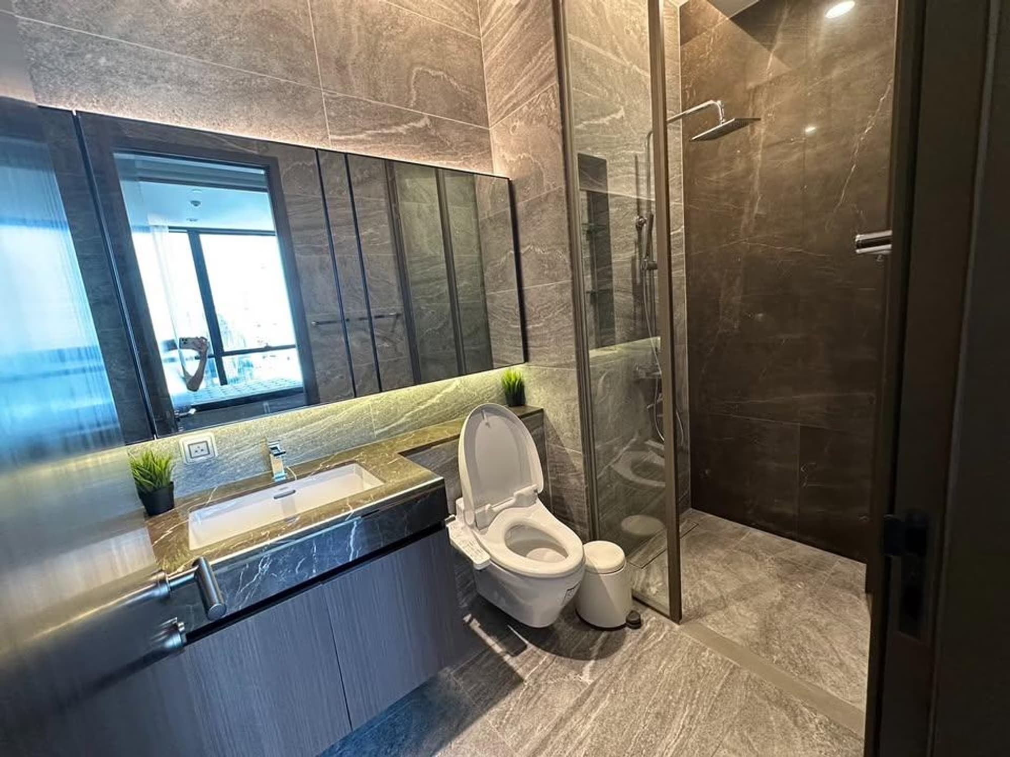 1 Bed Condo for Rent in Khlong Toei - Image 7