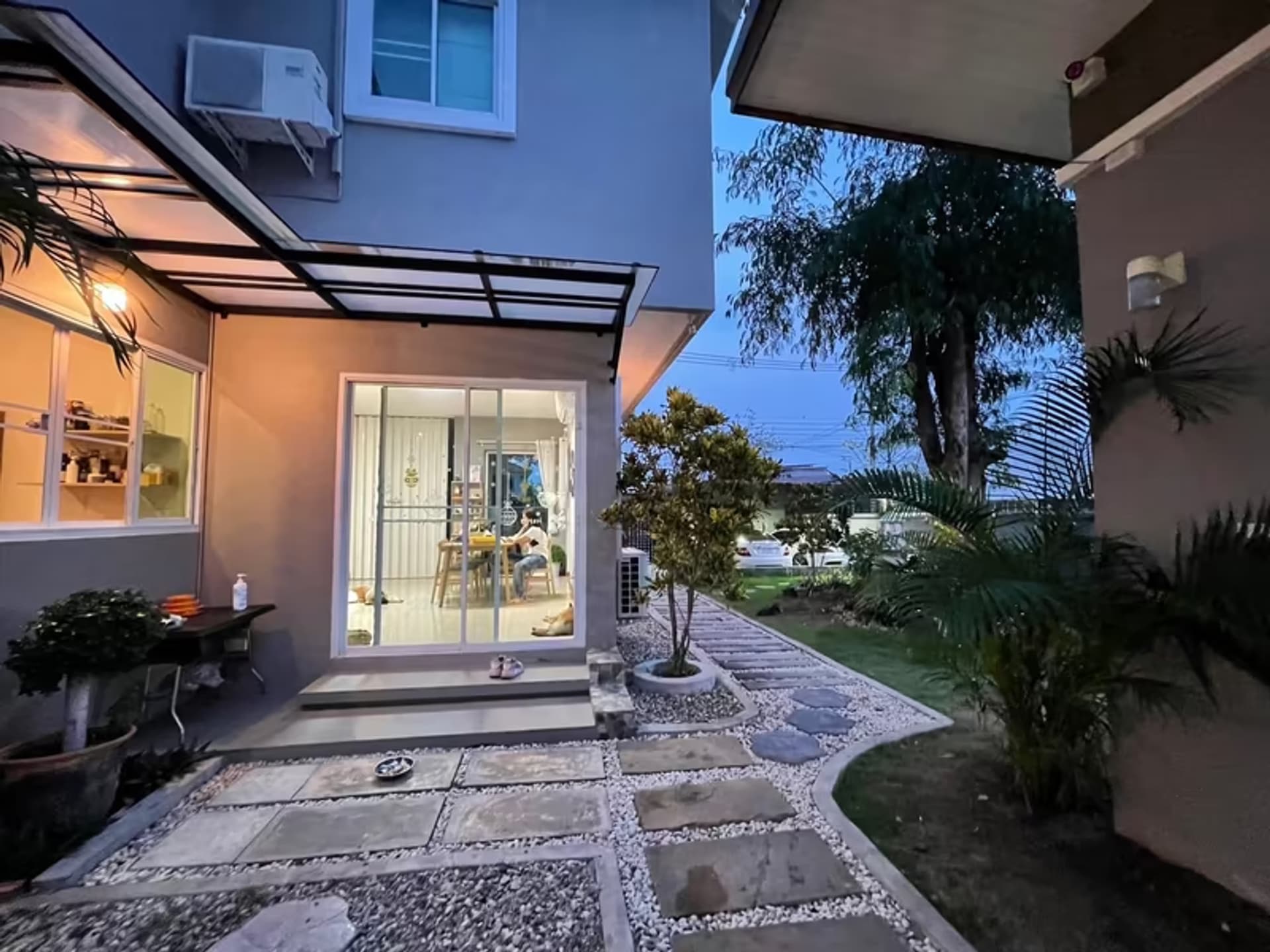 7 Bedroom House - Image 8