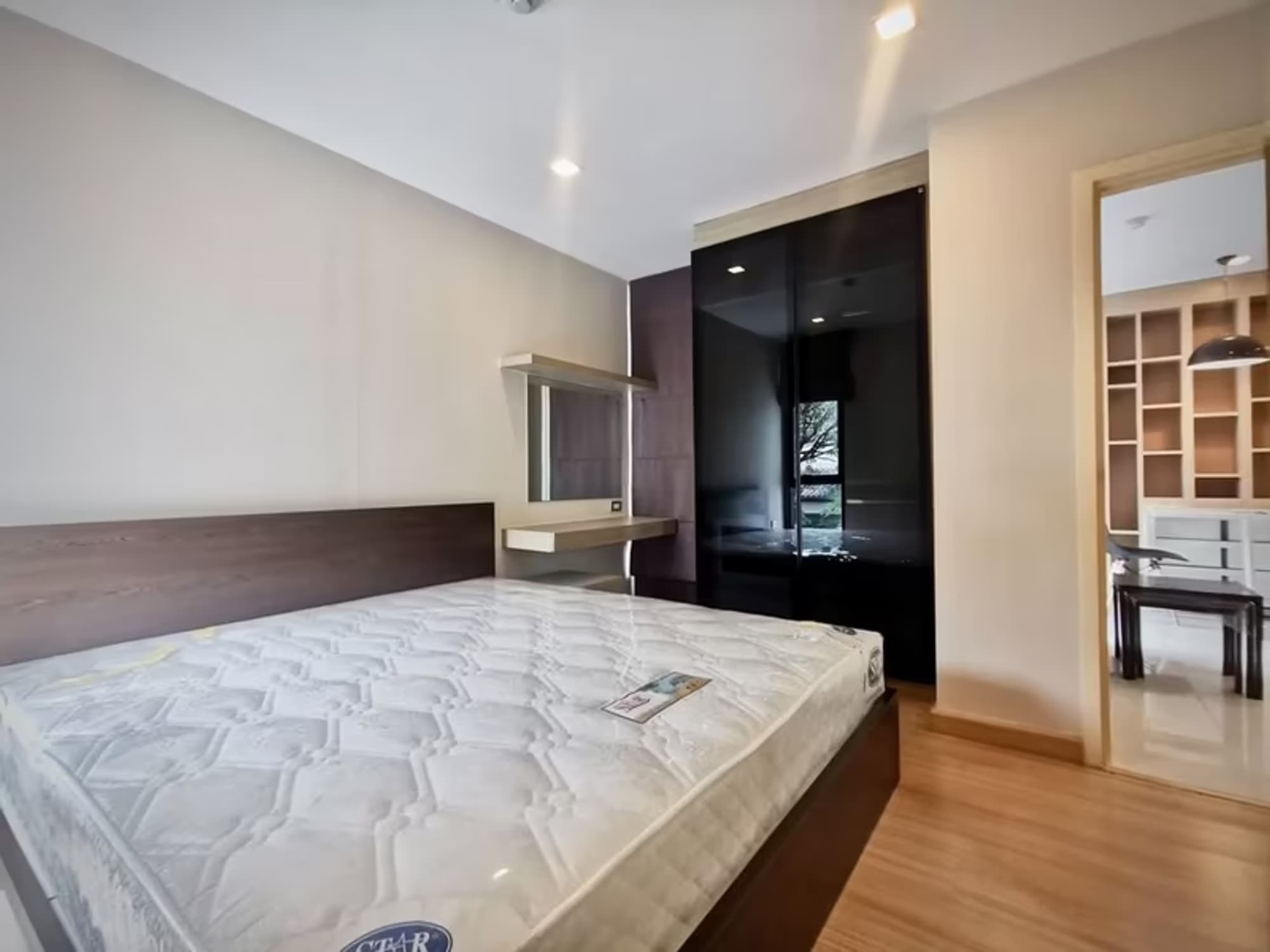 1 Bedroom Condo - Image 9