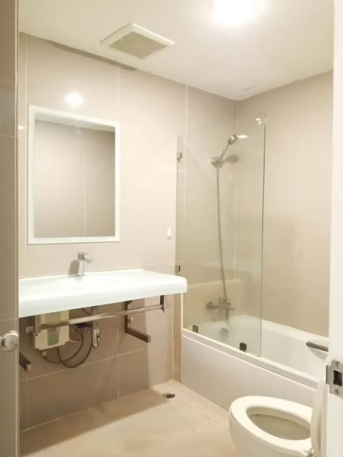 2 Bedroom Condo - Image 7