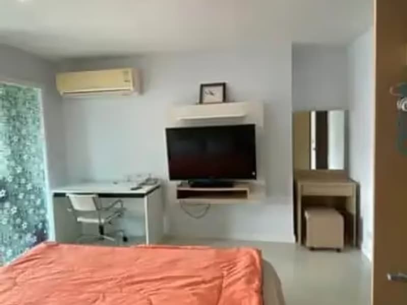 1 Bedroom Condo