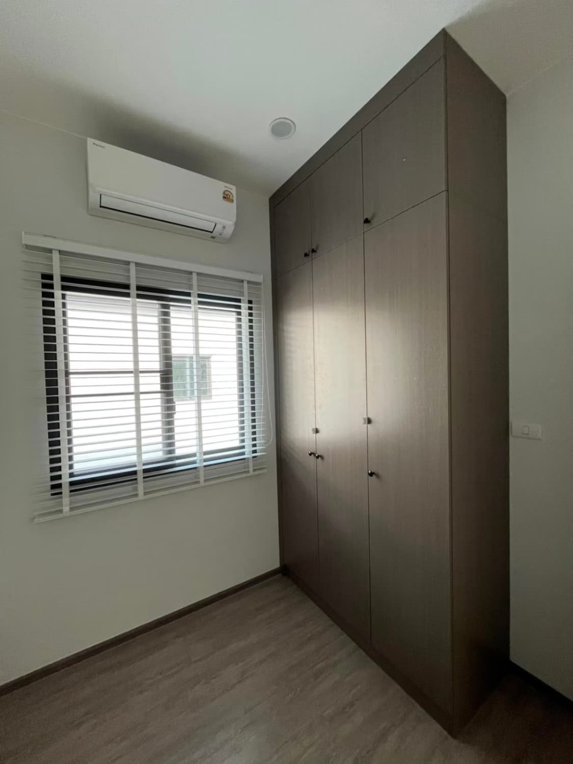 3 Bed House for Rent and Sale in Bang Phli - Image 11