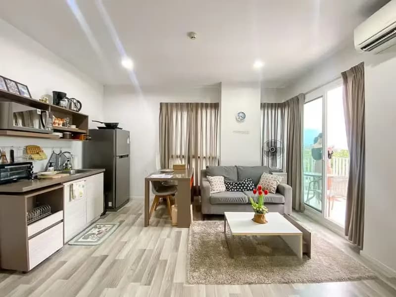 1 Bedroom Condo