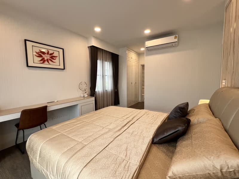 4 Bed House for Rent and Sale in Saphan Sung