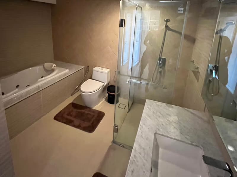 Condo for Sale at State Tower Bangkok