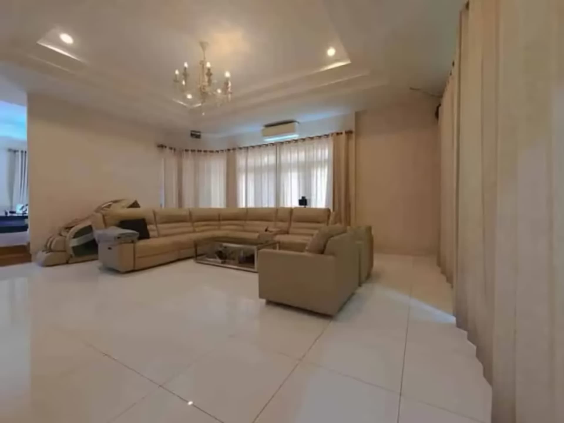 5 Bedroom House - Image 6