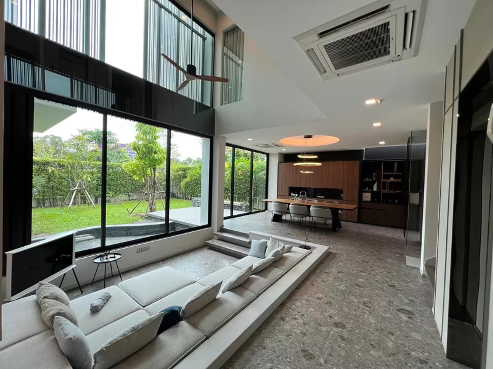 3 Bedrooms House For Rent At Nantawan Rama 9- Srinakarin - Image 11