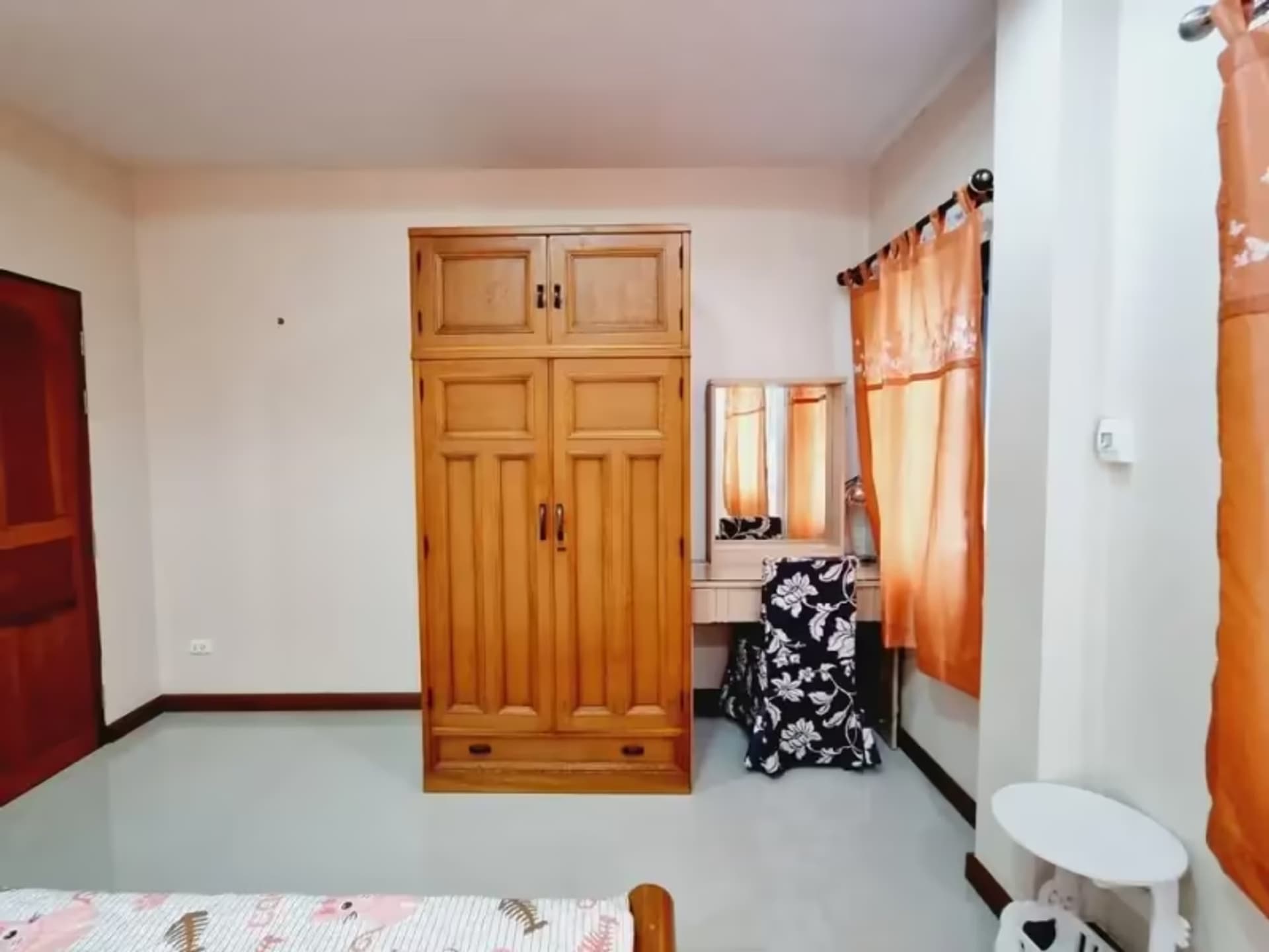 5 Bedroom House - Image 14
