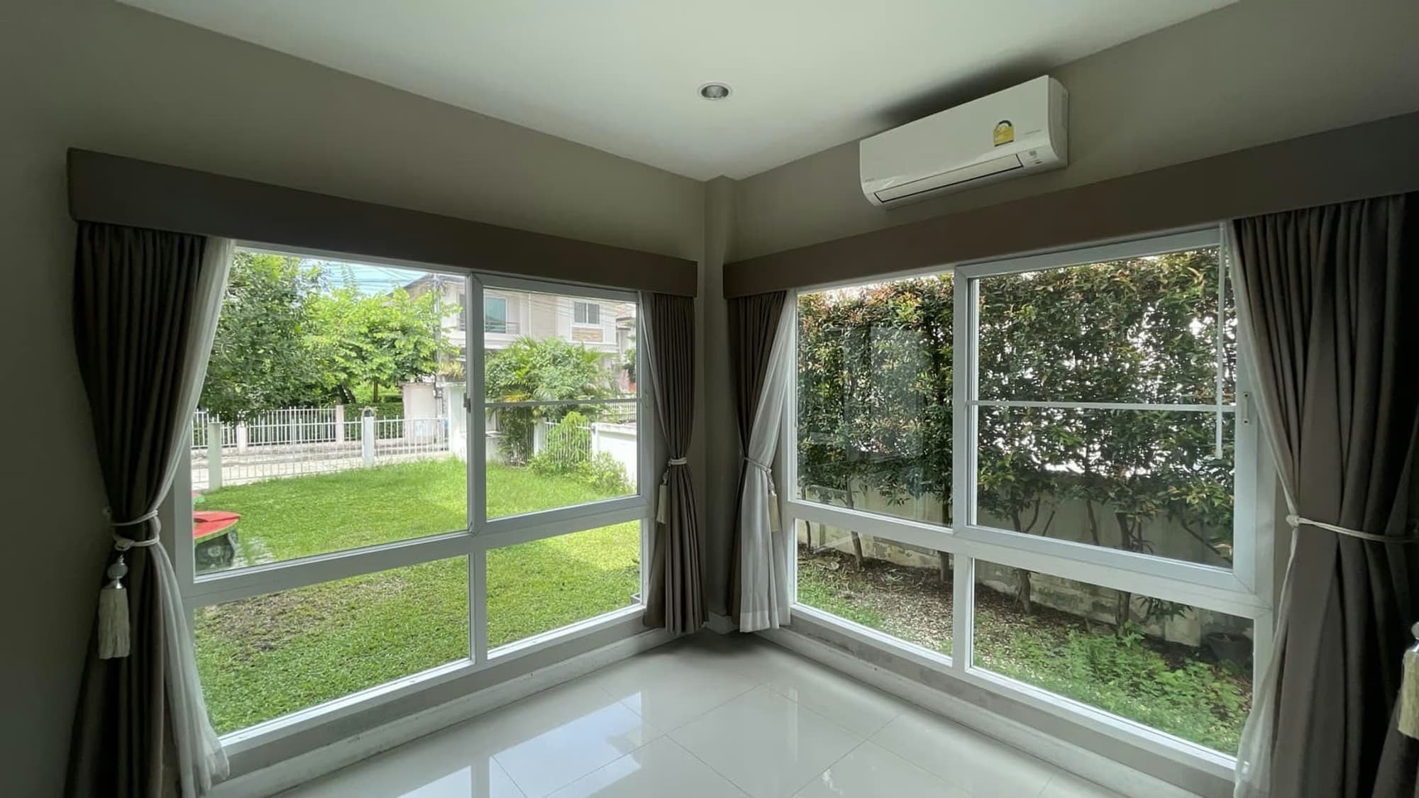 3 Bed House for Rent in Saraphi - Image 11