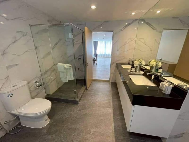 3 Bed Condo for Rent in Watthana