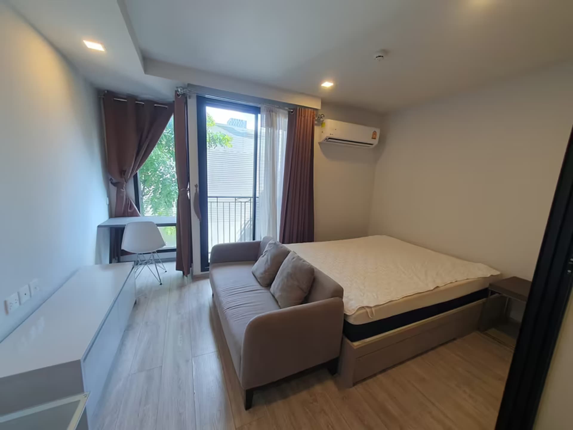 Condo for Sale, Rent at Maestro 14 Siam-Ratchathewi - Image 1