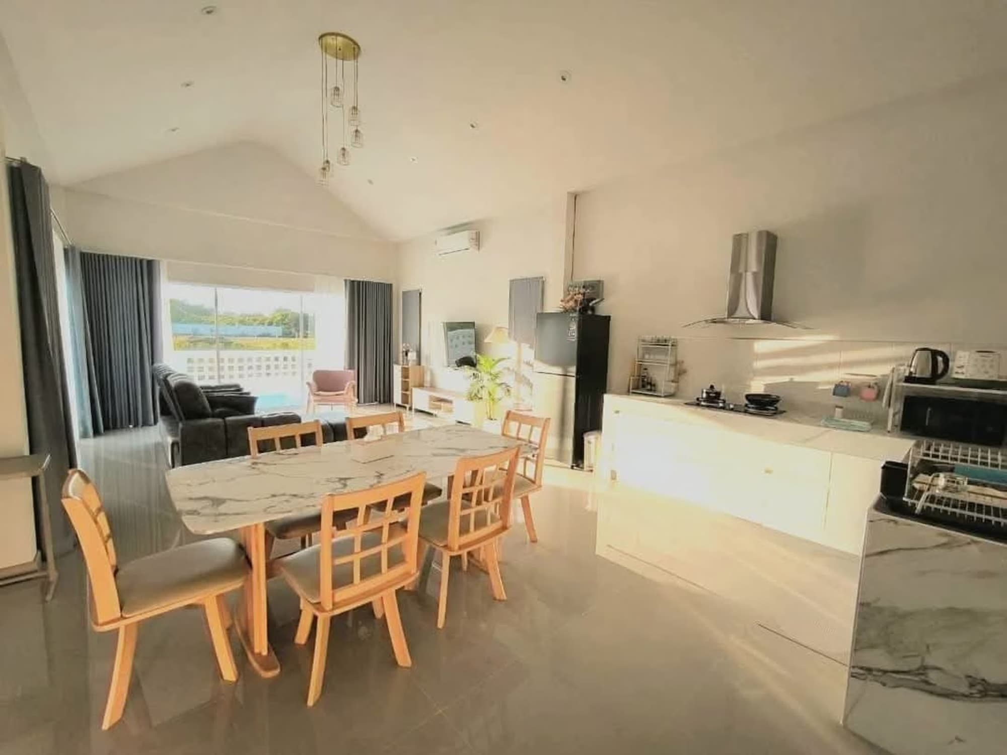 3 Bed House for Rent in Hang Dong - Image 5