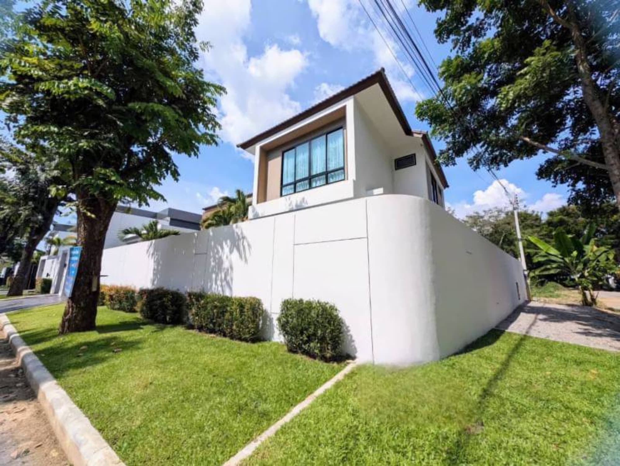 4 Bed House for Sale in Hang Dong District - Image 2