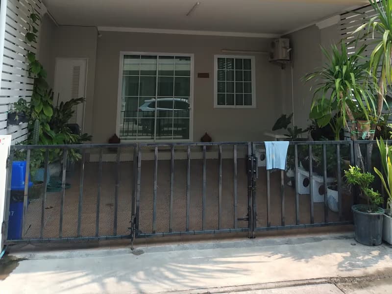 3 Bed Townhouse for Rent and Sale in San Kamphaeng