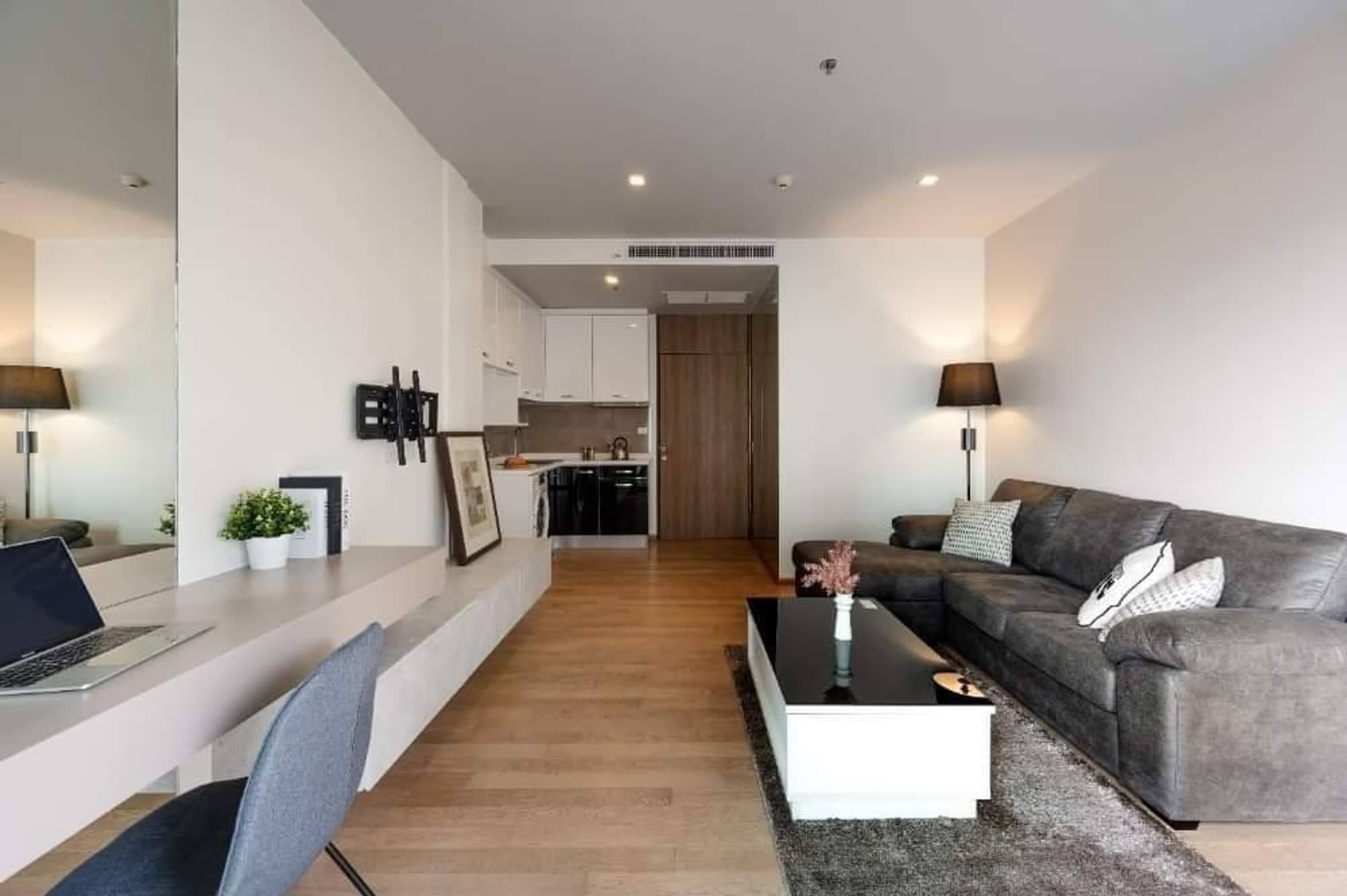 1 Bed Condo for Sale in Khlong Toei - Image 2