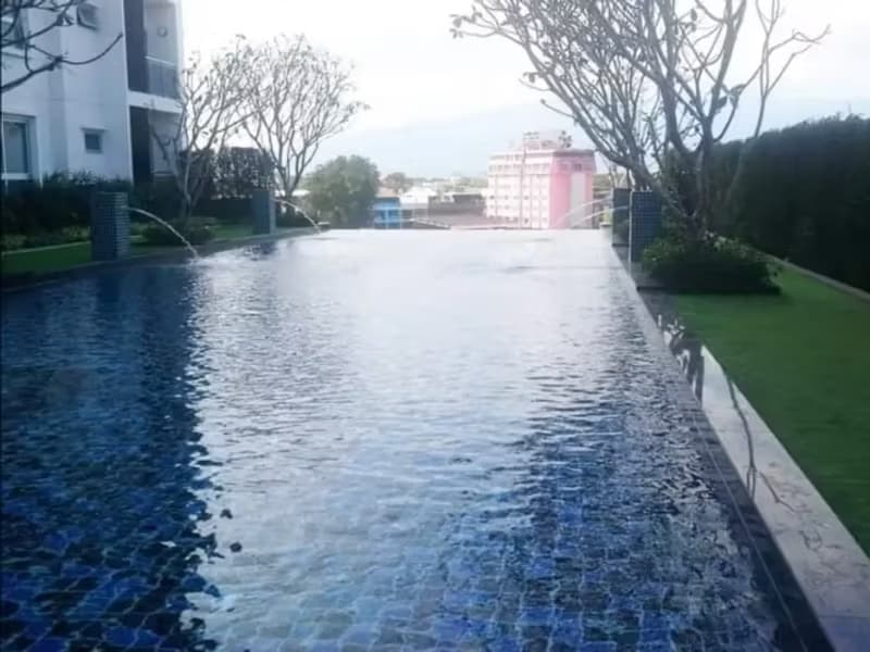 1 Bedroom Condo