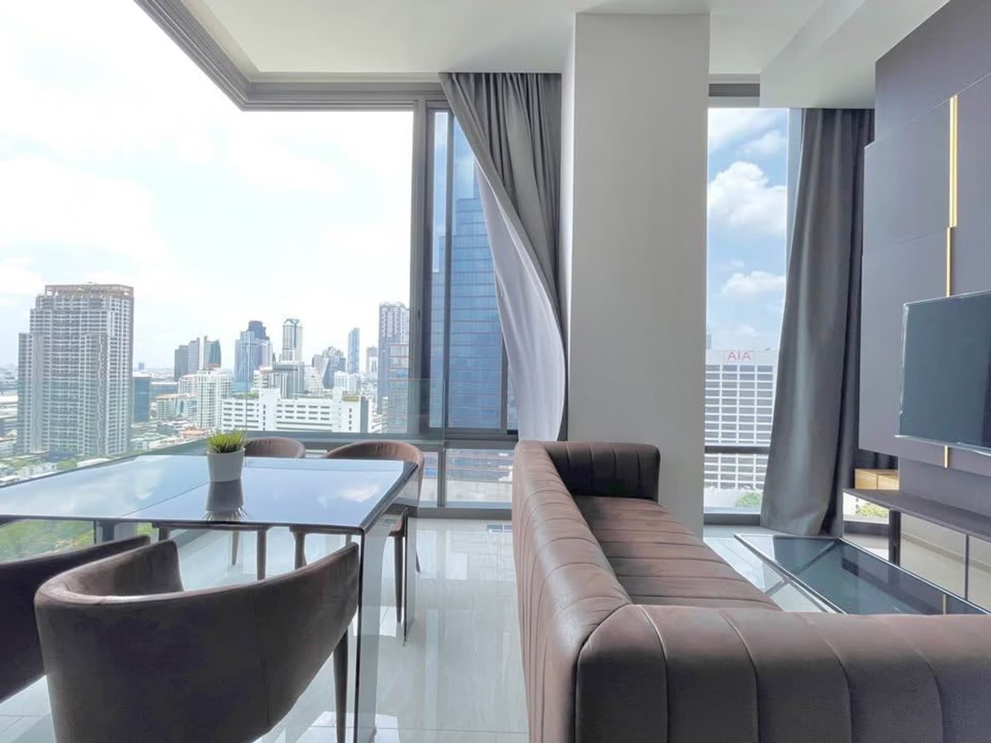 2 Bed Condo for Sale in Bang Rak - Image 4