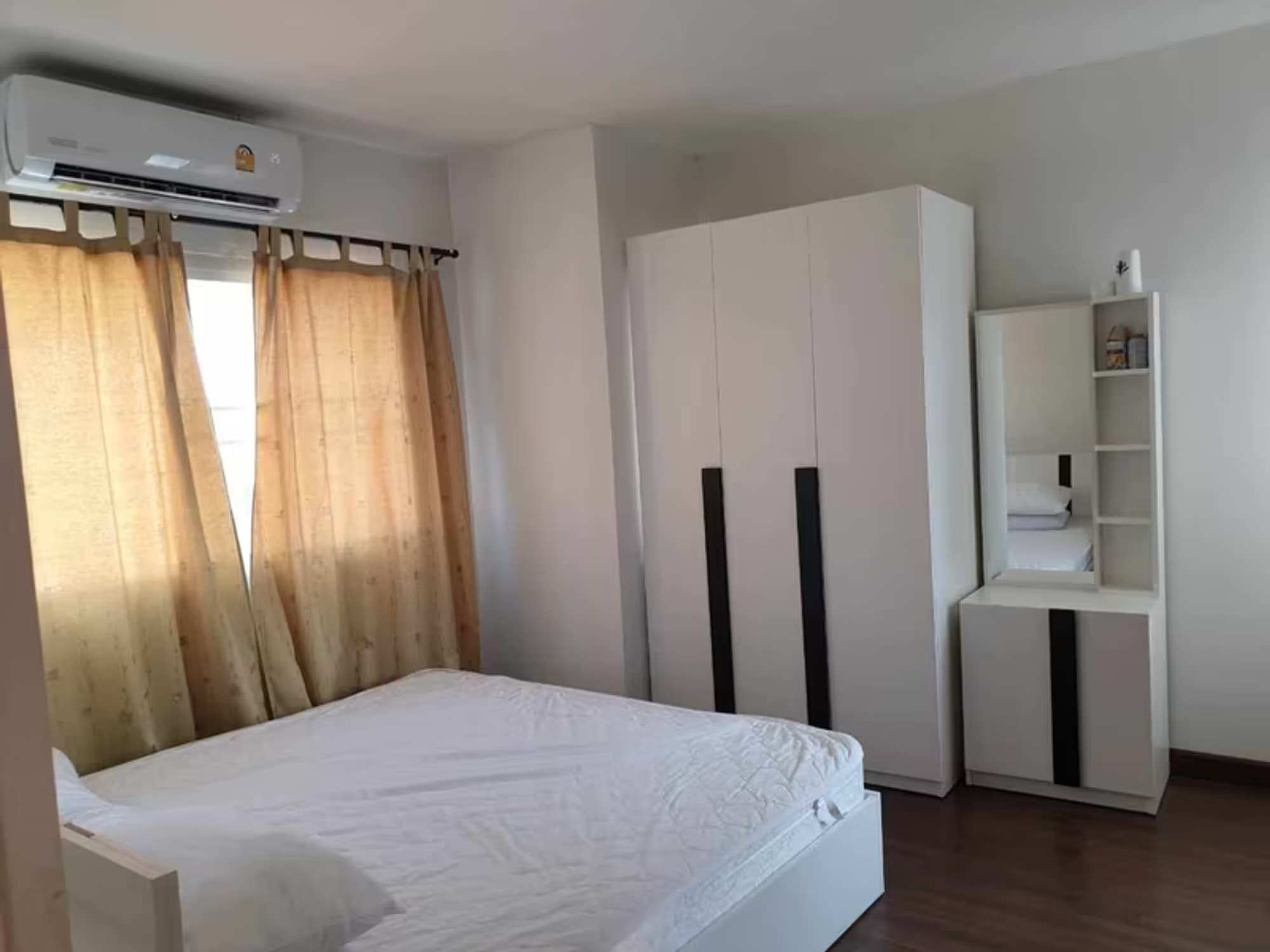 3 Bedroom House - Image 8