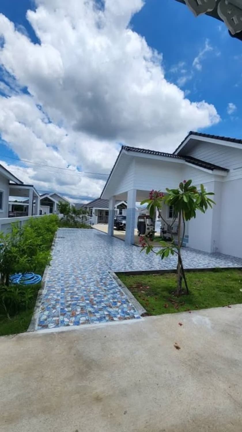 2 Bed House for Rent in Saraphi District - Image 13