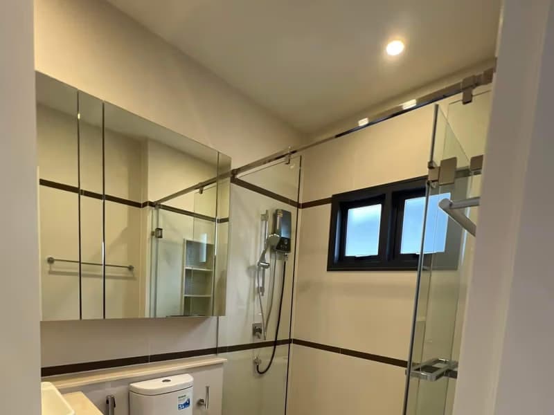 4 Bed House for Rent and Sale in Bang Kapi