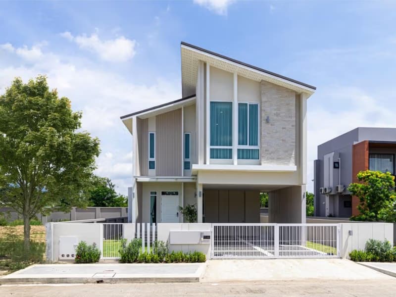 5 Bedroom House