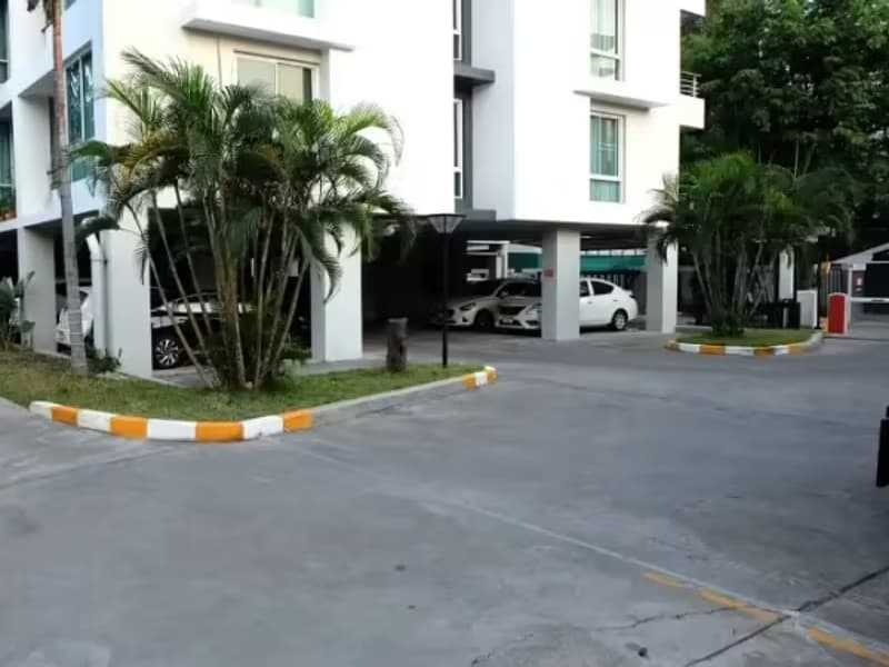 1 Bedroom Condo