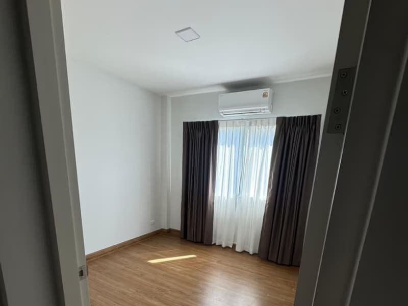 3 Bed House for Rent in Bang Phli