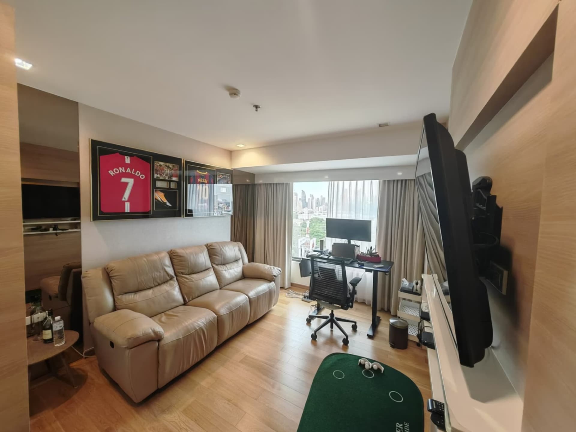 2 Bed Condo for Sale in Sathon - Image 1