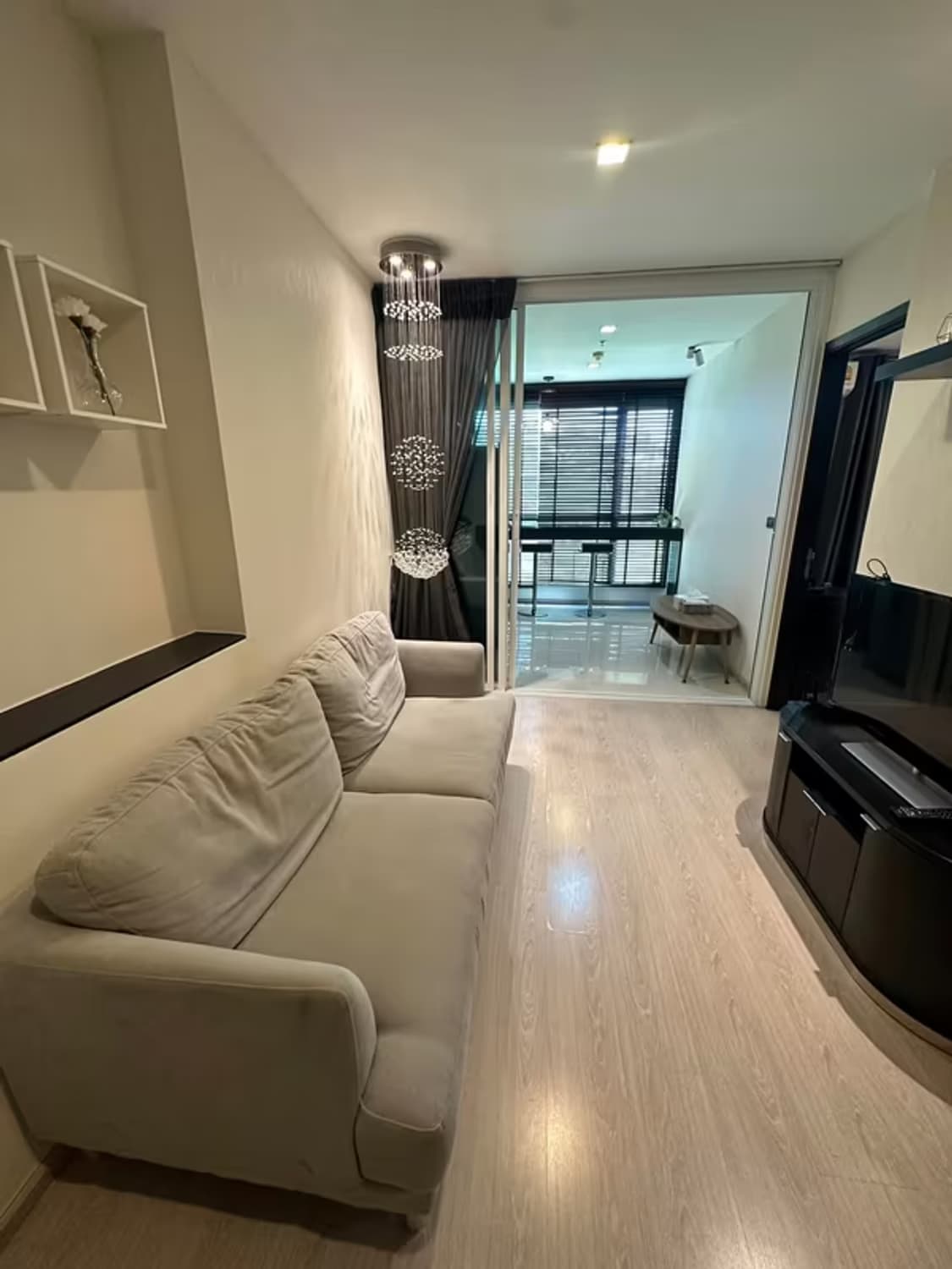 Condo for Rent at Rhythm Sukhumvit 44/1 - Image 2