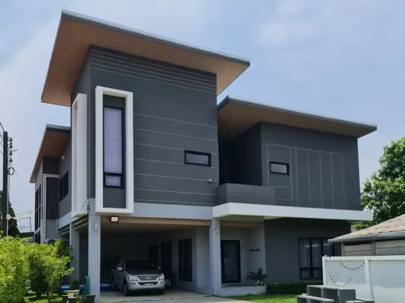 6 Bedroom House
